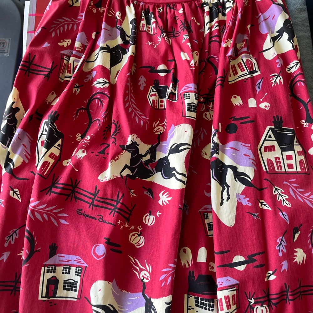 Kitschy witch brand 50’s skirt.  Headless horseman design